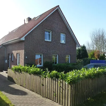 Ferienhaus Leuchtturm بيت للعطل *